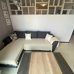 Sunny Plaza 4-34 דירה *